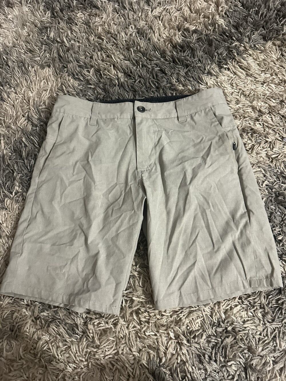Vuori Aim Shorts Mens Performance Stretch Chino Size 28 Beige #V368 Quick Dry 8"